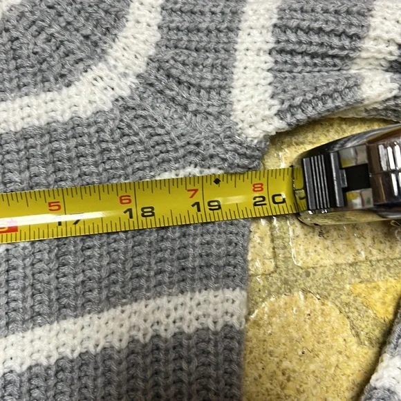 EUC SO stripped sweater - Picture 7 of 11